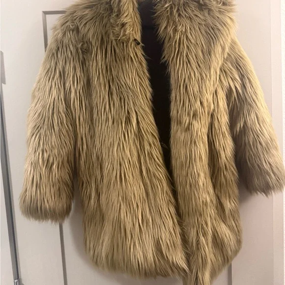 SPIRIT HOODS ASH WOLF CLASSIC FAUX FUR COAT - Picture 9 of 10